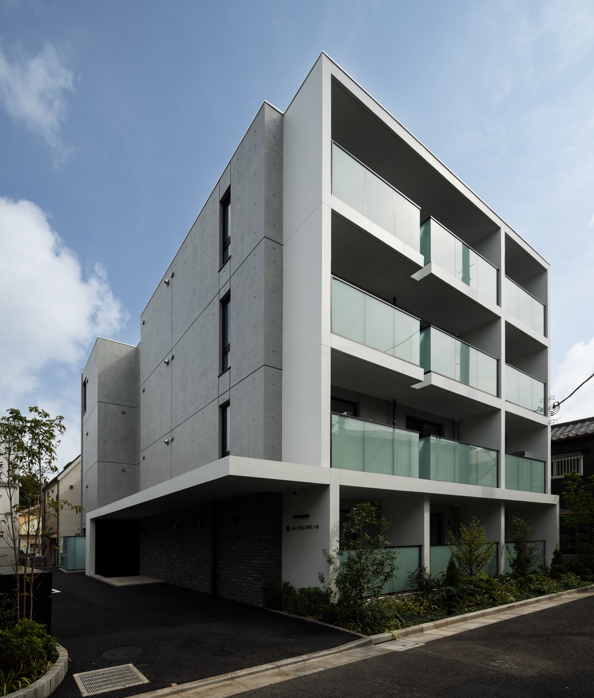 LIVE FLAT  ASAGAYA
