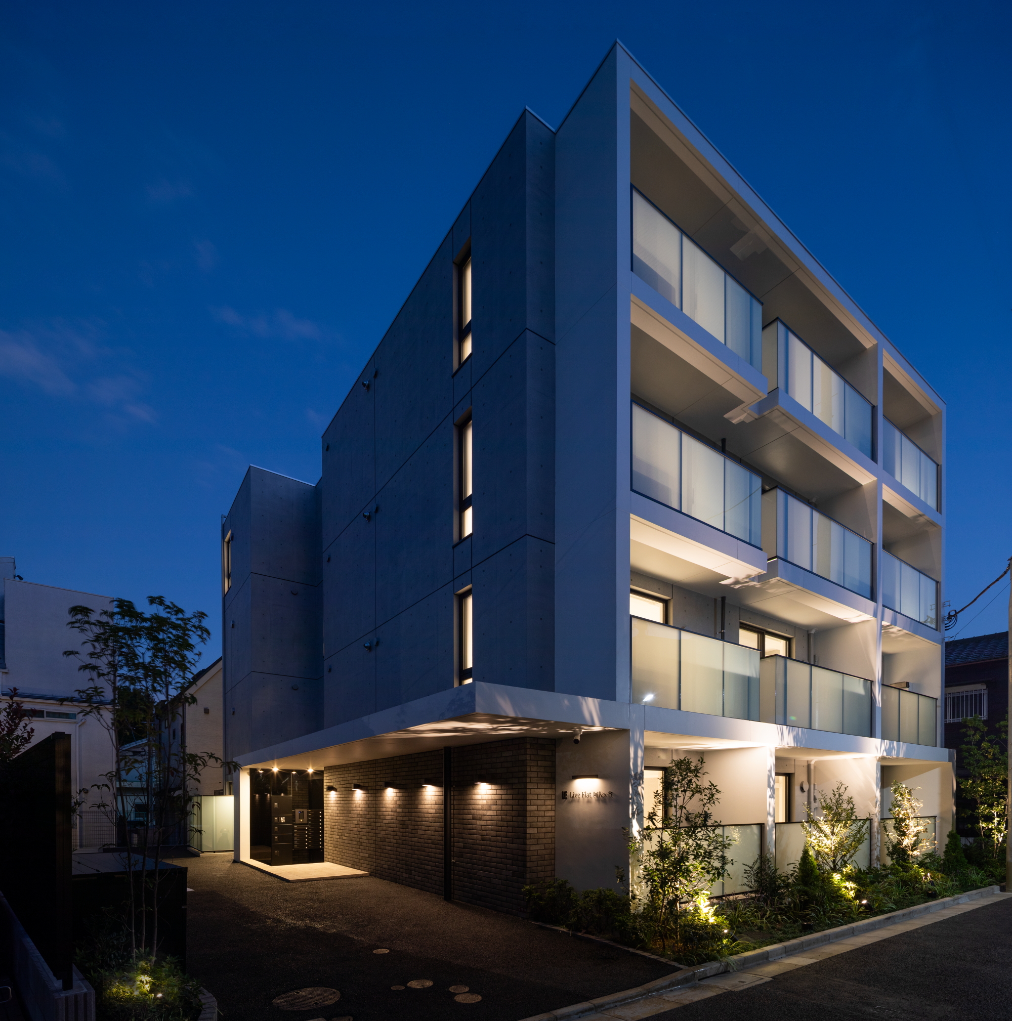 LIVE FLAT  ASAGAYA